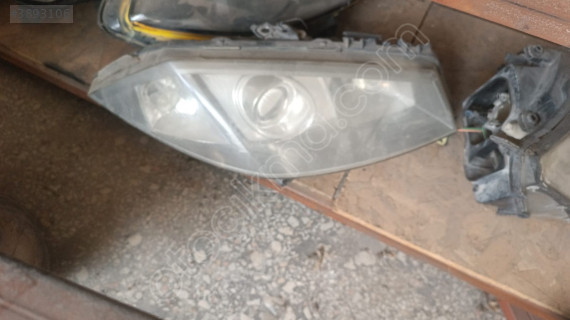 Renault Megane 2 sağ zenon far çıkma orjinal