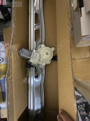 Transit sağ ön cam krikosu 2020 model BK31V23200BF