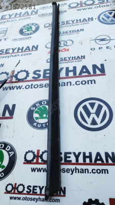 5K4837480B Golf 6 sağ ön kapı iç sıyırıcı fitili