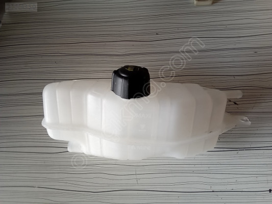RENAULT Clio III Genleşme Deposu Kapaklı  7701475833 7701477290