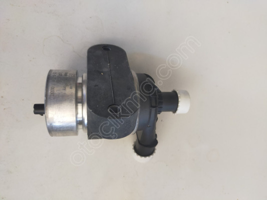 AUDİ E TRON EK SU POMPASI 05L965567A 05L965567
