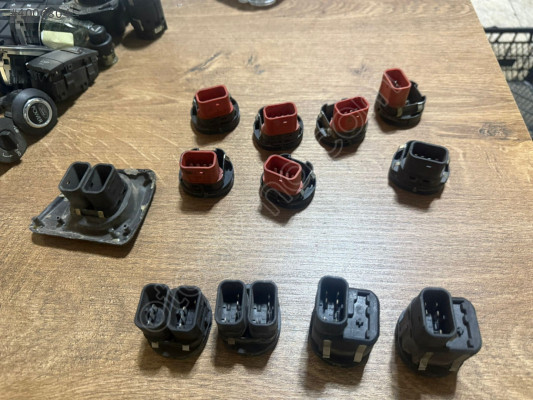 2004-13 FORD CONNECT CAM AÇMA TUŞLARI ORJ ÇIKMA