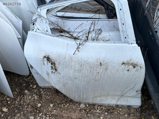 Renault Clio 5 sağ arka kapı 2022