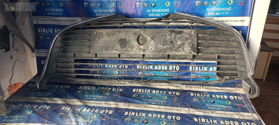 Toyota Yaris ön tampon ızgarası