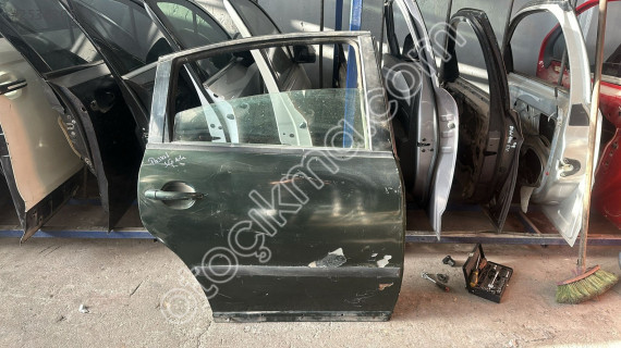VOLKSWAGEN PASSAT B5 B5.5 ARKA KAPI SAĞ DOLU BURSA MG
