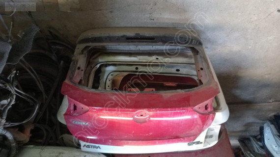 opel corsa f bagaj
