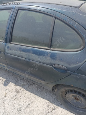 RENAULT MEGANE 1 SOL ARKA KAPI
