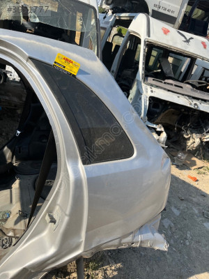 Corsa c sol arka çamurluk