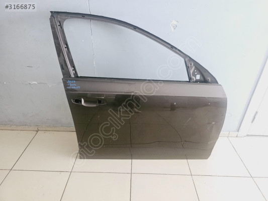 2013/2019 SKODA OCTOVİA KAHVERENGİ SAĞ ÖN KAPI LOKALLİK