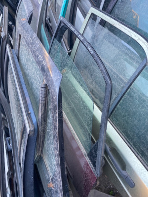 Audi A4 2001 sol arka kapı
