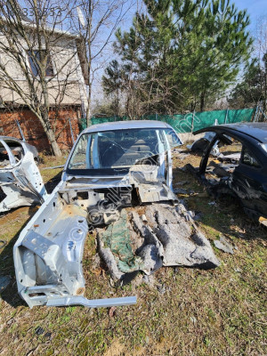VOLKSWAGEN AMAROK 2012 ORJİNAL KESME SAĞ ÖN PODYE