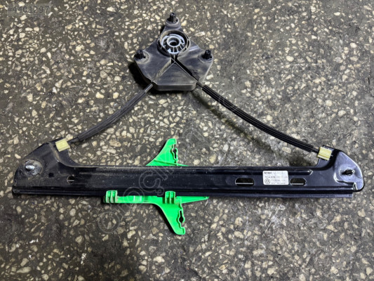 VOLKSWAGEN GOLF 7 ÇIKMA SAG ARKA KAPI CAM KRİKOSU