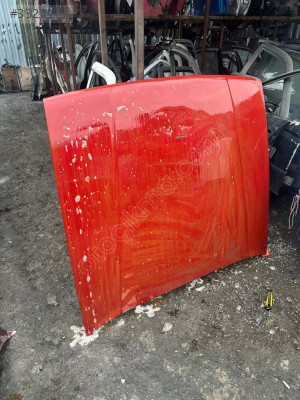 Alfa Romeo 75 kaput