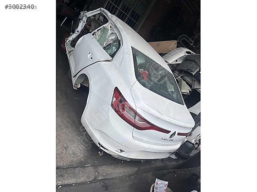 RENAULT MEGANE 4 ARKA ÇAMURLUK