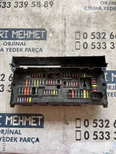 ÇIKMA BMW F10 9252815-01 925281501 SİGORTA KUTUSU
