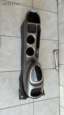 2011 NİSSAN JUKE 1.6 OTOMATİK BENZİNLİ ORTA KONSOL