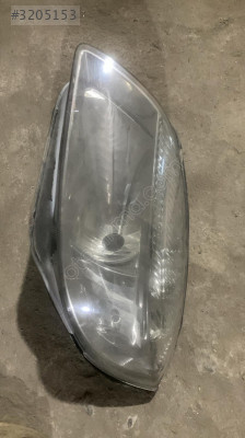 Skoda Fabia 2007-2010 sağ ön far çıkma