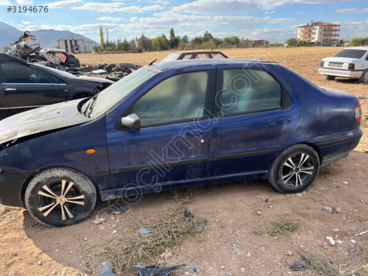 Fiat Siena. Sol ön kapı