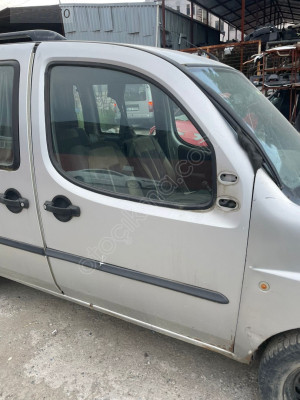 Fiat Doblo 2 orta sağ ön kapı