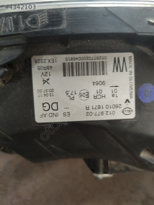 0129770200046815 Renault captur sağ ön far