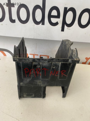 Peugeout Partner Akü Ayağı Hatasız Orjinal Çıkma