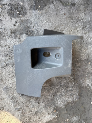 Ford Focus 2 direksiyon alt Plastiği OEM