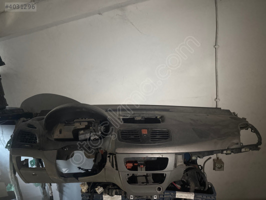 Renault fluence ön göğüs