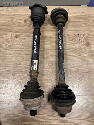 AUDI A4 95-01ÖN AKS SAĞ SOL 8D0407272BQ 8D0407272AJ