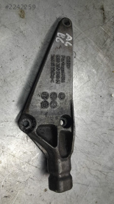 Audi A4 - Volkswagen Passat B6 Motor Braketi çıkma
