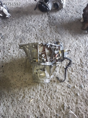 2006 Peugeot Partner 2.0 Orjinal Çıkma Şanzıman Parçası