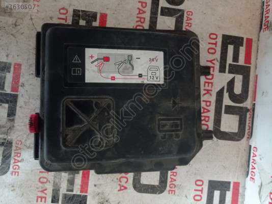 Peugeot 208 SİGORTA KUTUSU KAPAGI 9824510780
