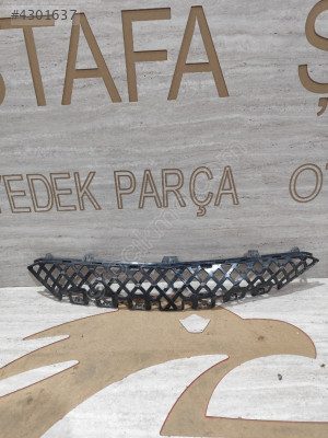 MERCEDES BENZC W213  ÖN TAMPON İÇ IZGARA   A206  885 30 04