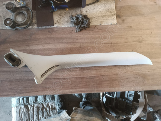 FİAT doblo 2013 sağ ön direk döşeme plastiği