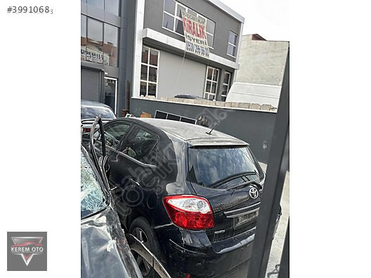 TOYOTA AURİS BAGAJ KAPAĞI