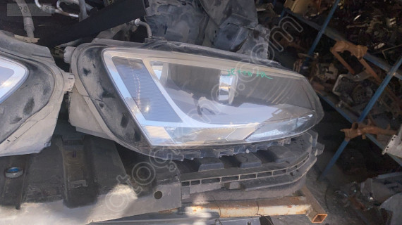 VW JETTA SAĞ FAR OTO FEDAİ