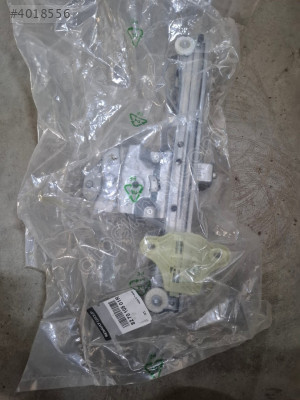 Clio 4 arka cam kriko sol 827010501R