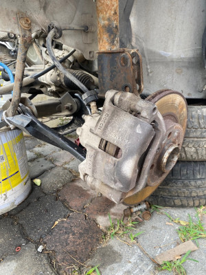 renault kango çıkma sol ön firen merkezi