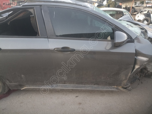 Fiat Egea Cross Sağ ön kapı