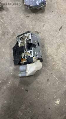 Fiat Doblo sağ sürgü kapı kilidi