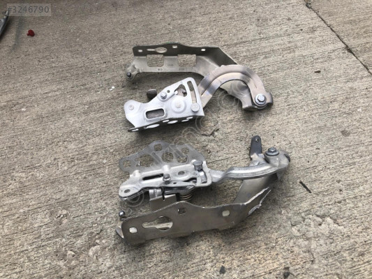 MERCEDES C SERİSİ W205 SAĞ-SOL KAPUT MENTEŞESİ 2058800928