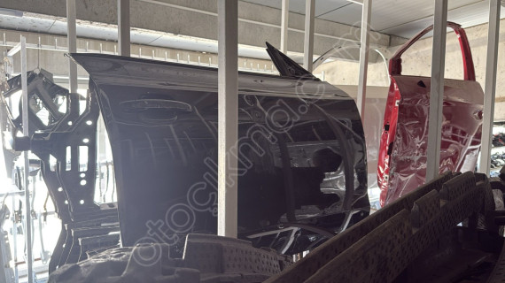 Audi a5 sağ ön kapı dolu