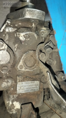 104640-3240 Mitsubishi 2,5 yakıt pompası