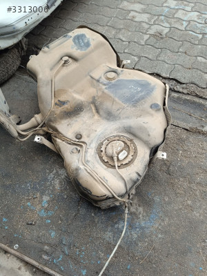 Passat CC yakıt deposu TK100042821