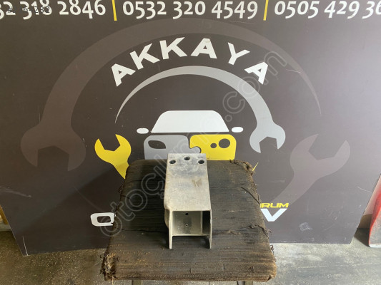 A2466200295 w156 GLA Sağ Tampon Braketi Orijinal Çıkma