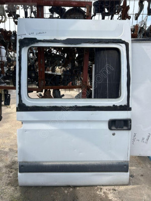 RENAULT MASTER 2 SAĞ SÜRGÜLÜ KAPI ÇIKMA ORJİNAL