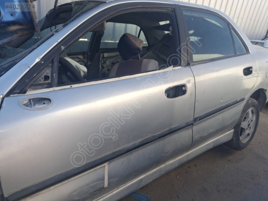 MITSUBISHI CARİSMA SOL ÖN KAPI ÇIKMA ORJİNAL