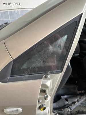 Fiat linea sol ön kelebek camı