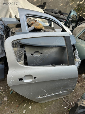 Peugeot 308 sağ arka kapı