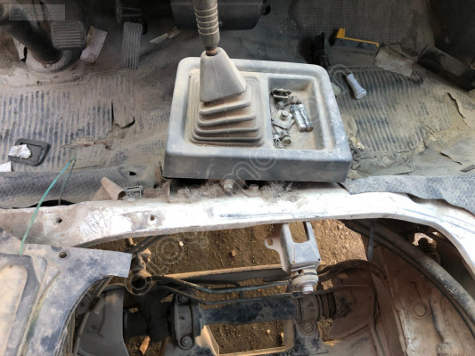 Mitsubishi L300 Vites Kolu