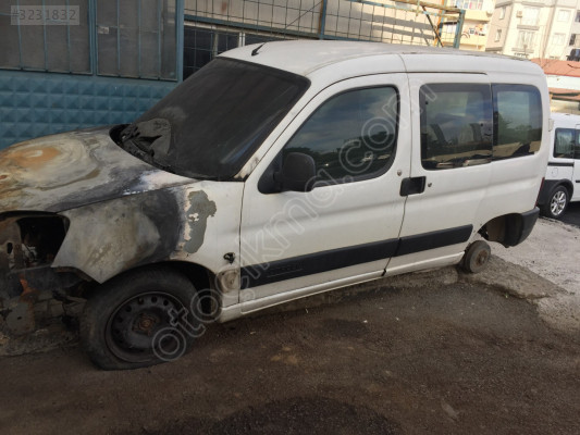 CITROEN BERLİNGO 2008 MODEL SOL ÖN KAPI DOLU